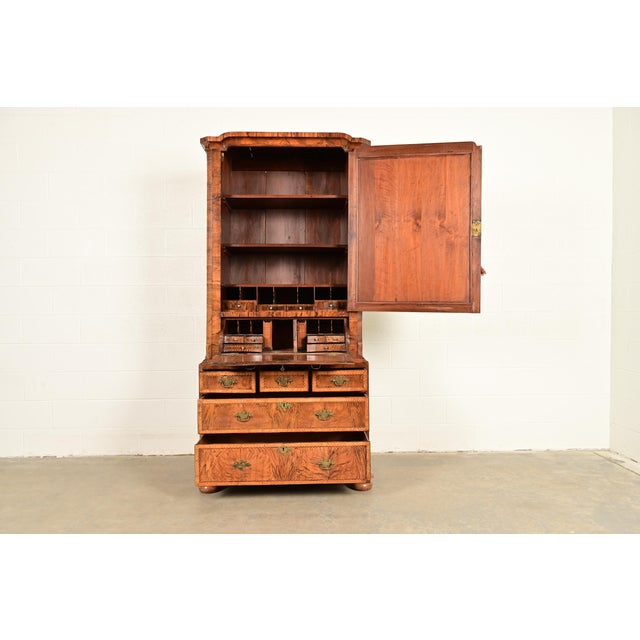 Early 18th Century 18th Century Antique English William & Mary Banded Walnut Mirror Front Secretary Desk With Bookcase Hutch For Sale - Image 5 of 17