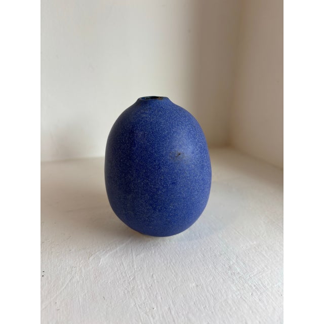 Stunning cobalt blue rounded vase.