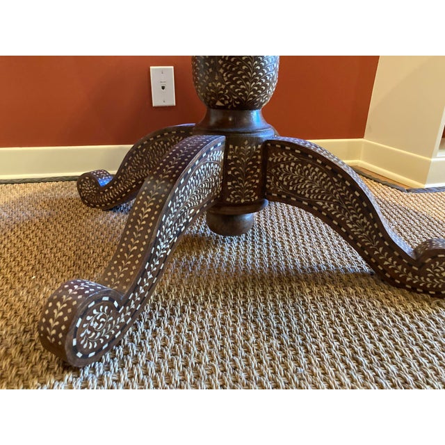 Mid 20th Century Anglo Indian Bone Inlaid Center Pedestal Table For Sale - Image 5 of 12