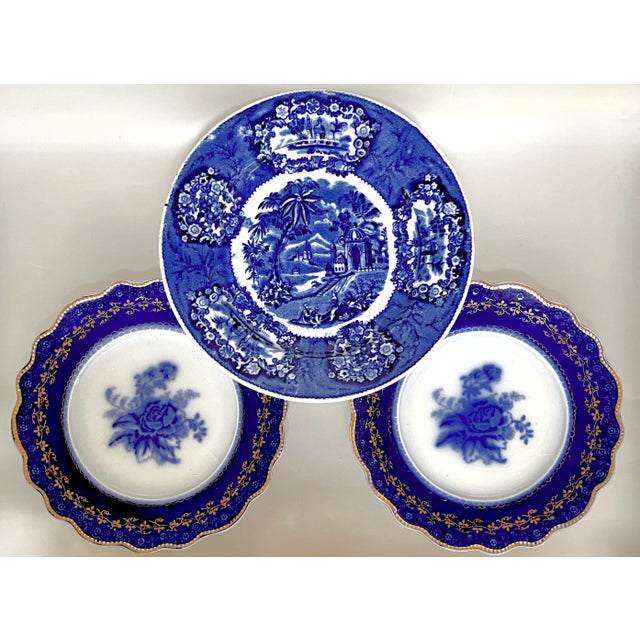 Antique English Flow Blue Wall Plates- Set of 3 For Sale In Los Angeles - Image 6 of 6