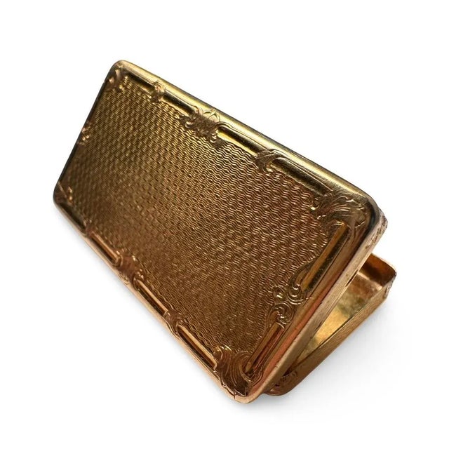 French Antique French 18th Century 18k Gold Snuff Box Attributed to Louis Tassin, Paris c.1790 For Sale - Image 3 of 11