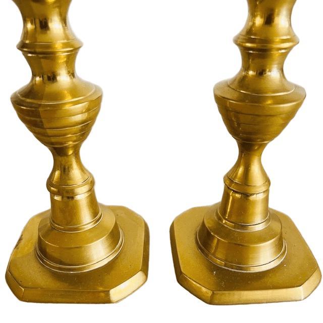 Antique English Brass Pusher Candlesticks, 1890s, Set of 2 For Sale - Image 4 of 11