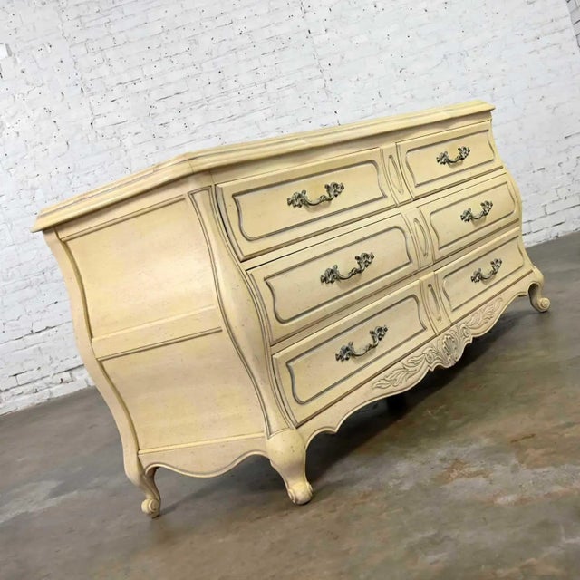 Prince Howard French Provincial Hollywood Regency Vintage White Dresser Credenza For Sale - Image 6 of 13