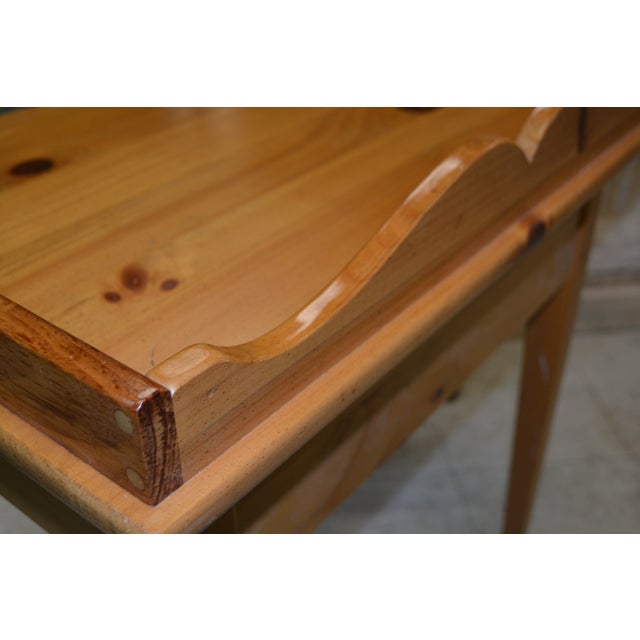 1970s Vintage Arts & Crafts Shaker Ethan Allen Pine Side Table W/ Drawer - Country Craftsman Collection For Sale - Image 11 of 18