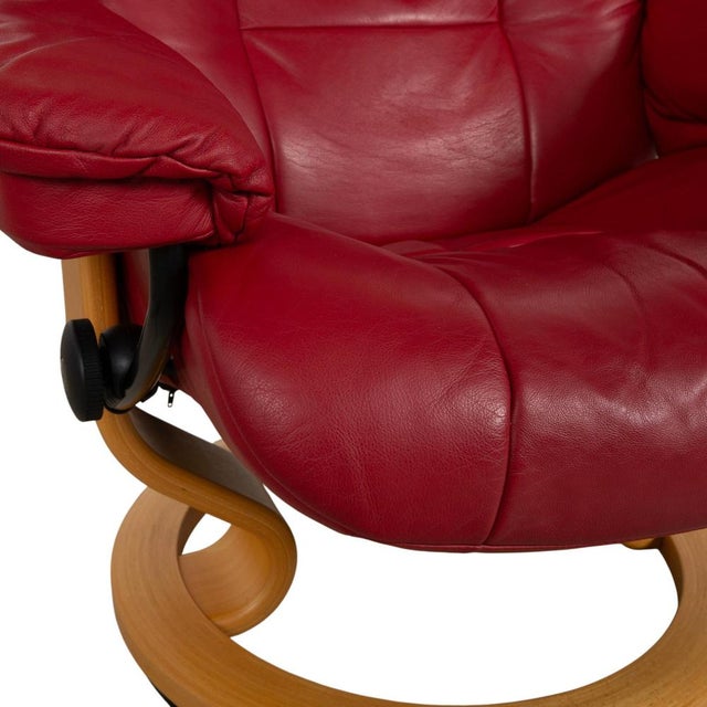 Red Set of Mayfair Recliner Lounge Chair and Ottoman from Stressless For Sale - Image 8 of 18