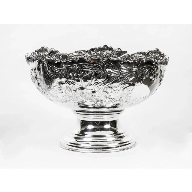 This is a gorgeous vintage silver plated champagne cooler that can hold over 6 bottles, dating from the late 20th Century....