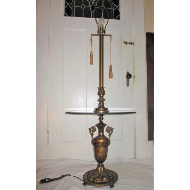 Hollywood Regency 1950s Hollywood Regency Urn Base Table Floor Lamp For Sale - Image 3 of 12