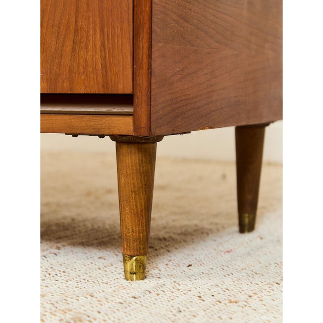 Mid 20th Century White Top Morris Company Dresser For Sale - Image 11 of 12