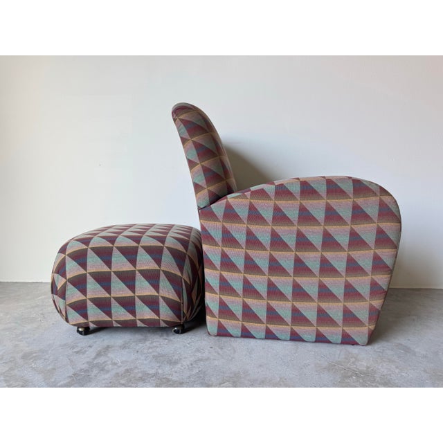 Striking and sculptural, this 1980s Postmodern lounge chair by Hekman for Dansen Contemporary exemplifies bold design and...