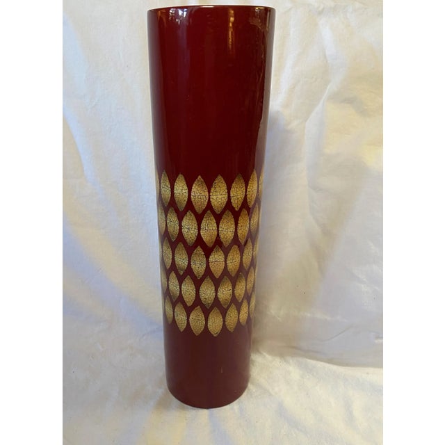 Maitland Smith Tall Red and Egg Shell Vase For Sale In New York - Image 6 of 6