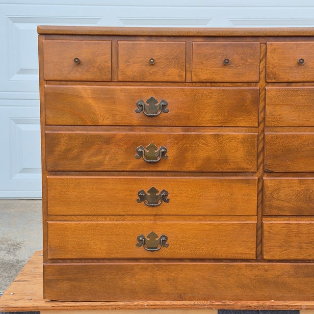 American 1970s Ethan Allen Baumritter American Made Maple 6-Drawer Dresser Chest For Sale - Image 3 of 18