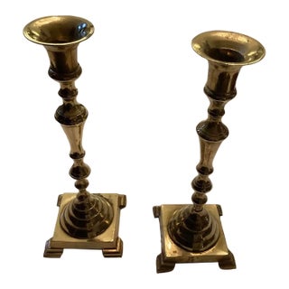 Antique English Pair of Solid Turned Brass Candlesticks Square Footed Base For Sale