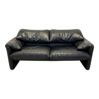 Vico Magistretti Maralunga Black Leather Loveseat for Cassina, 1980s For Sale