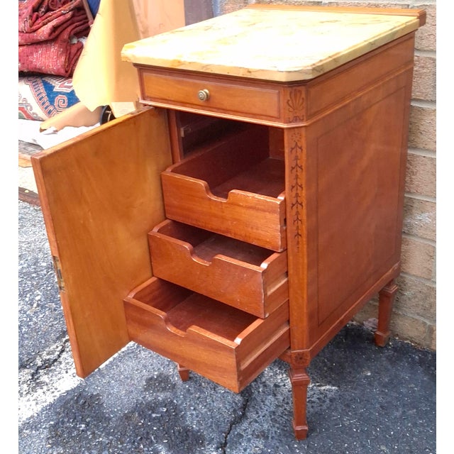 1900-1909 Edwardian Marquetry Inlaid Mahogany and Marble Top Four-Drawer Side Cabinet For Sale - Image 10 of 11