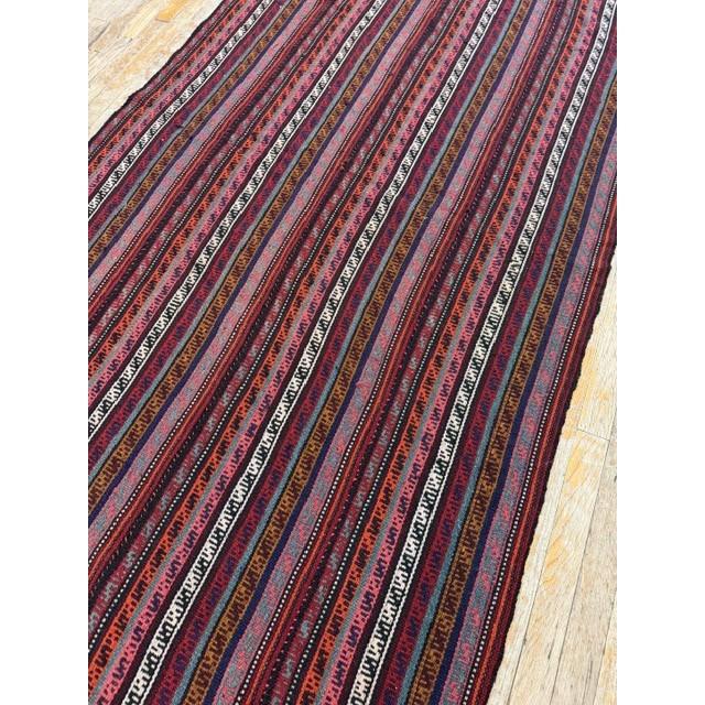 1950s Multicolor Ground Mid-Century Modern Turkish Kilim Handwoven Runner Rug For Sale - Image 4 of 6