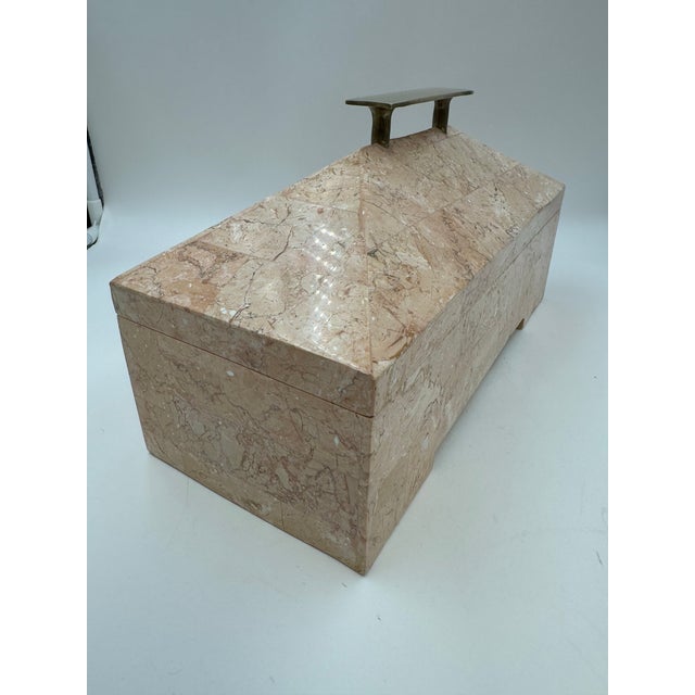 Mid-Century Modern Vintage Tessellated Stone Jewelry Box in Pink Marble With Brass Handle – Maitland-Smith Style, Hollywood Regency For Sale - Image 3 of 7