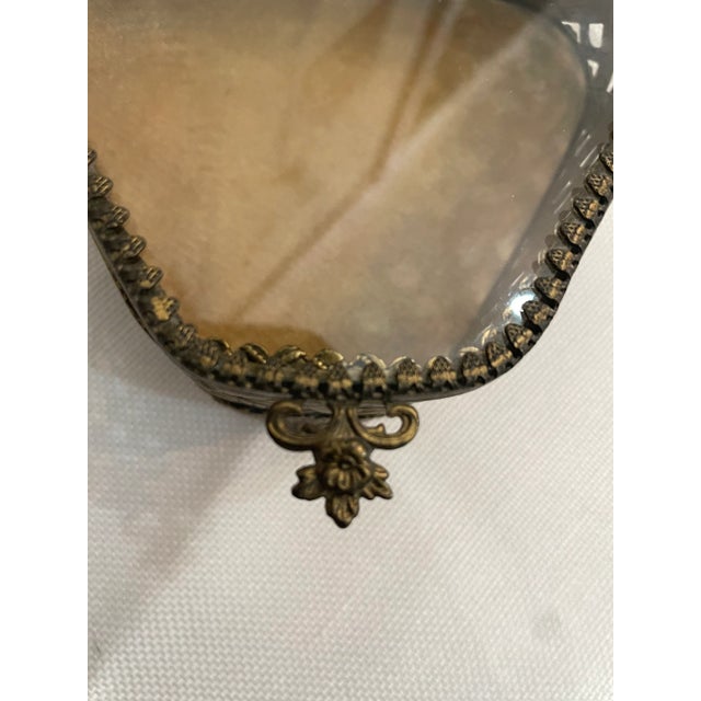 1960s Vintage Filagree Brass Plated and Glass Footed Jewelry Box For Sale - Image 5 of 10