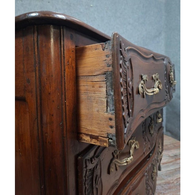 18th Century Louis XV Lyonnaise Commode in Molded and Carved Walnut For Sale - Image 4 of 13