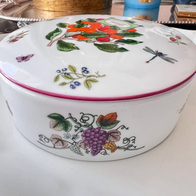 1970s Gucci trinket dish with lid by Richard Ginori // Cherries vide poche // vintage porcelain box // luxury homegoods // designer For Sale - Image 10 of 11