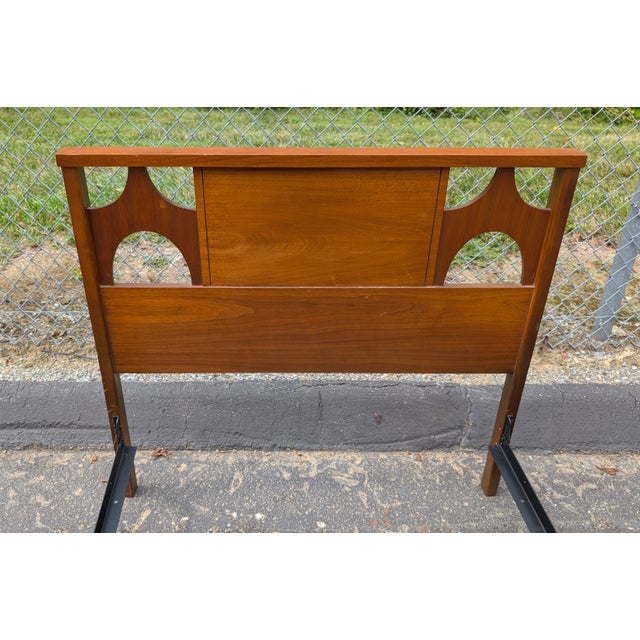 Vintage Mid Century Modern Walnut Twin Bed Frame For Sale - Image 4 of 9