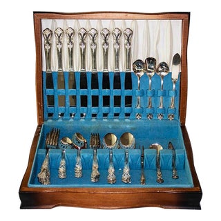 International Silverplate Flatware Set With Wooden Chest - Inspiration-Magnolia For Sale