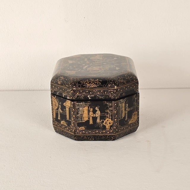 19th Century Chinese Lacquered & Gilt Box For Sale In San Francisco - Image 6 of 8