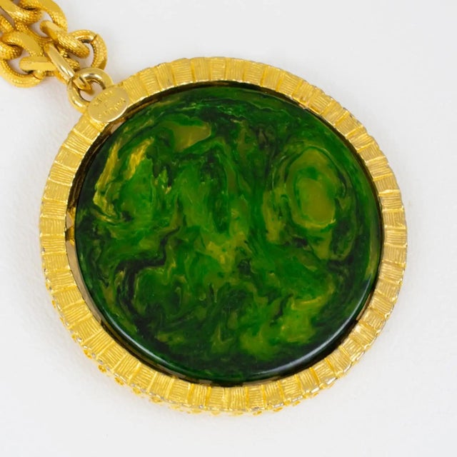 1970s Pauline Rader Gilded Necklace with Green Bakelite Centaur Pendant For Sale - Image 5 of 12