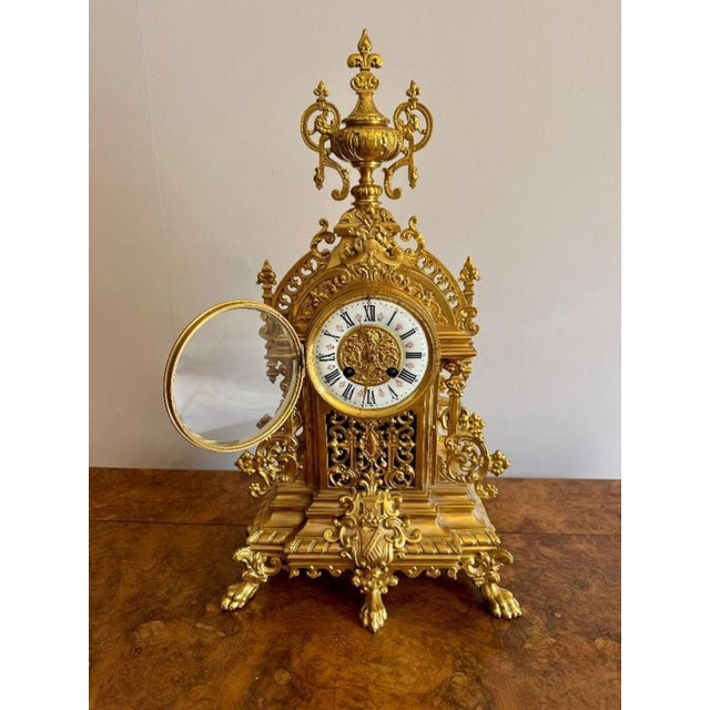 Stunning quality antique Victorian ormolu mantle clock having a quality Victorian ormolu mantle clock, the clock case...