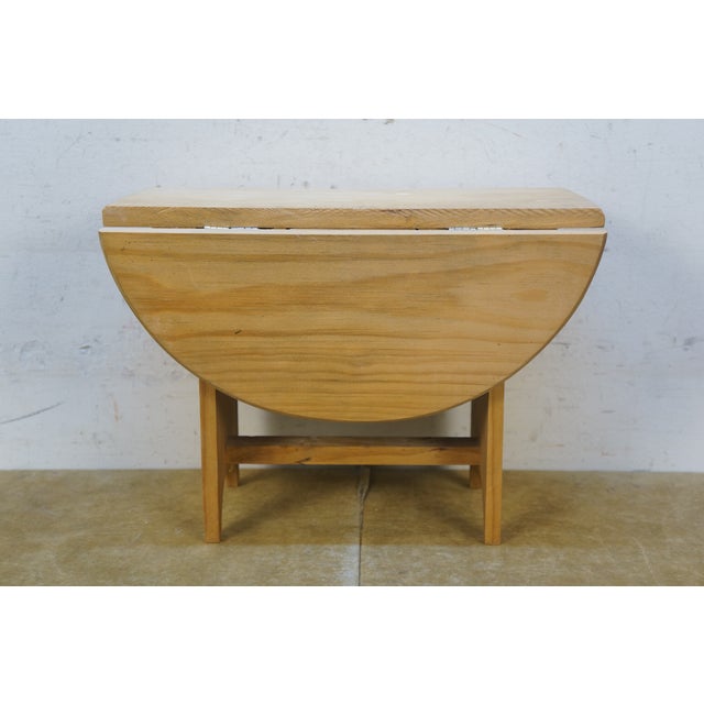 Brown Mid 20th Century 3pc Doll Sized Salesman Sample Drop Leaf Table & Hearts Chairs Mexico 15" For Sale - Image 8 of 17