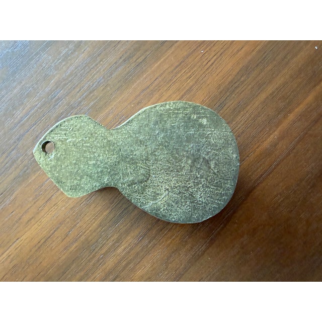 A charming vintage brass pineapple wall clip with lovely dimensional detail and warm patina. Both decorative and...