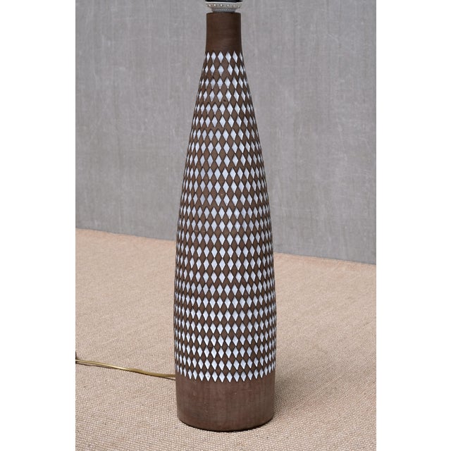 1950s Ceramic Pepita Floor Lamp by Ingrid Atterberg for Upsala Ekeby, Sweden, 1950s For Sale - Image 5 of 10