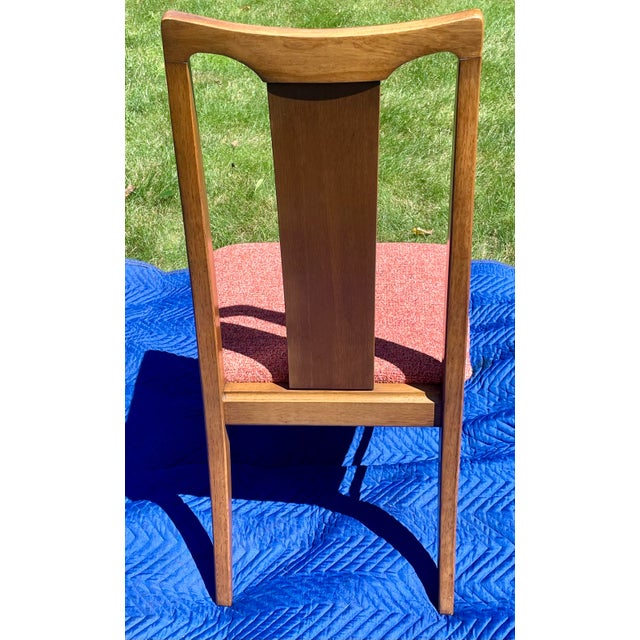 Thomasville "Bryn Mawr" Walnut High-Back Dining Chairs in Knoll Luxe Tempest Bouclé - Set of 6 (2 Arm, 4 Side) 1975 For Sale - Image 15 of 18