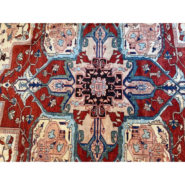 A Stunning Vintage 12' X14' Ivory Groune Persian Serapi Rug For Sale - Image 10 of 11