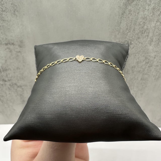 Contemporary Diamond Heart Link Bracelet 10kt Yellow Gold 0.06ctw 7in New For Sale - Image 3 of 6