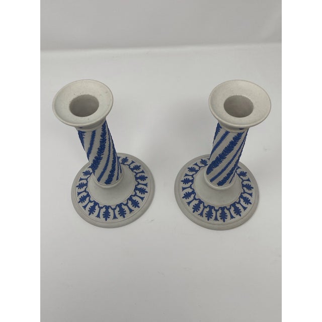 White Antique c.1876 Wedgwood White Jasperware Candlesticks - Pair of Rare White Columns With Cobalt Blue Spiral Twist Relief For Sale - Image 8 of 12