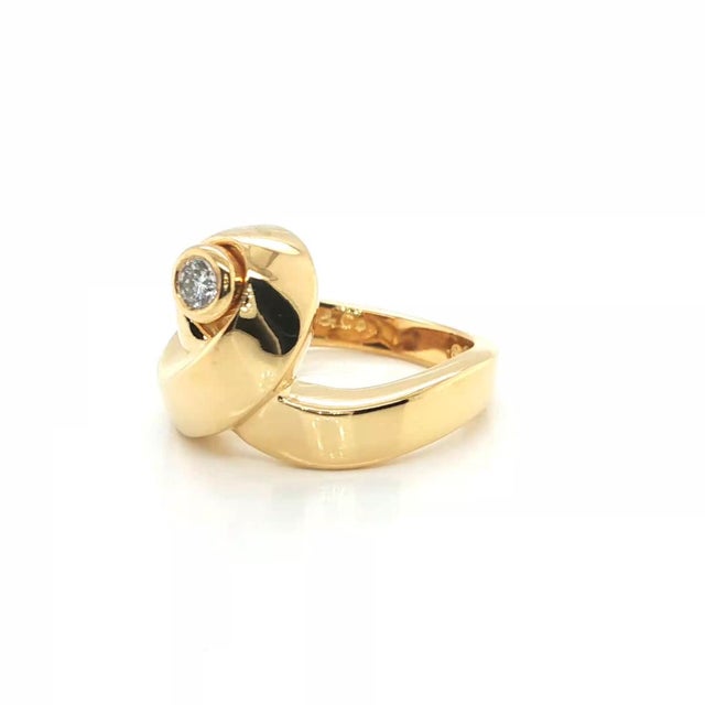 This elegant authentic ring by designer Paloma Picasso for Tiffany & Co. showcases the bold artistic style that defines...