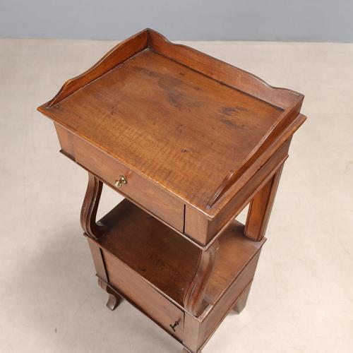 Antique Bedside Tables in Walnut with Drawers, Italy, 19th Century, Set of 2 For Sale - Image 10 of 13