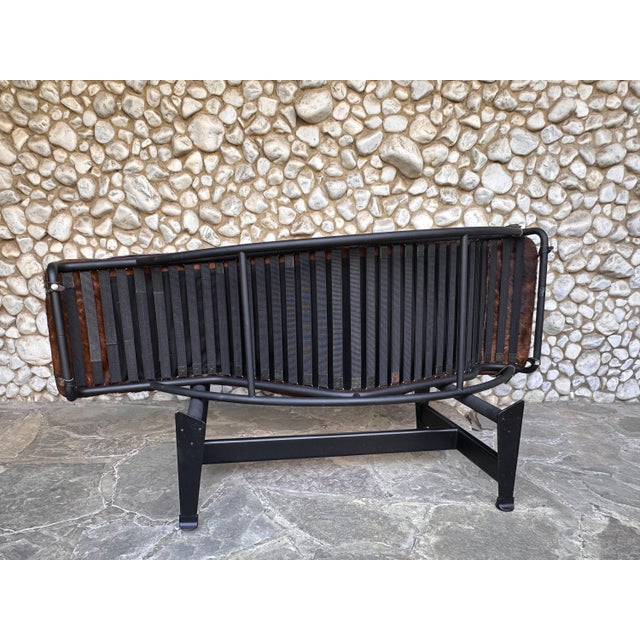 LC4 Chaise Lounge in Cowhide Leather and Black Steel by Le Corbusier, Perriand & Jeanneret for Cassina, 1970s For Sale - Image 14 of 18