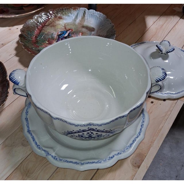 1920s Covered Tureen and Stand in White Earthenware with Blue Decoration from Gien, 1920s For Sale - Image 5 of 8