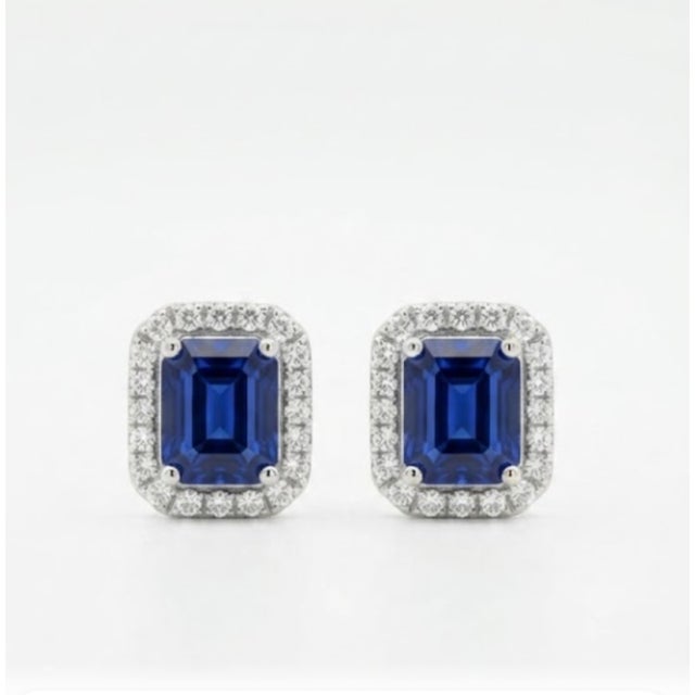 Natural 1.80Cts Blue Sapphire & 0.28Cts Diamond Earring in 18k Gold For Sale In New York - Image 6 of 8