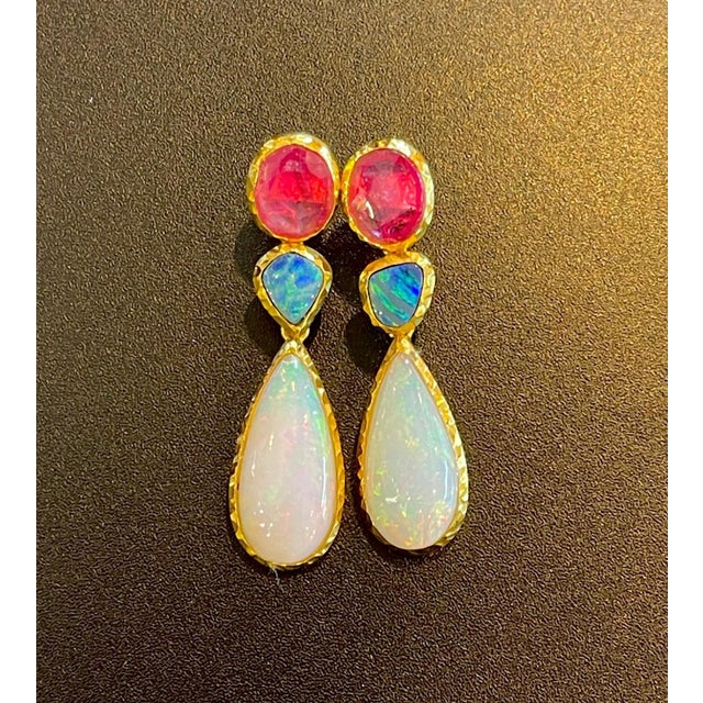 Bochic "Capri" Vintage Natural Gem Necklace & Earrings, White / Blue Opal & Ruby For Sale - Image 4 of 18