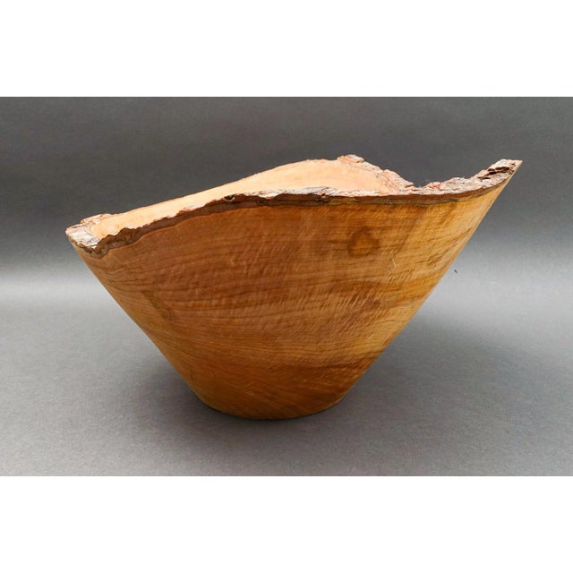 Late 20th Century Don Stinson Tamworth Ontario Canada Large Hand Carved Natural Wood Bowl For Sale - Image 4 of 7