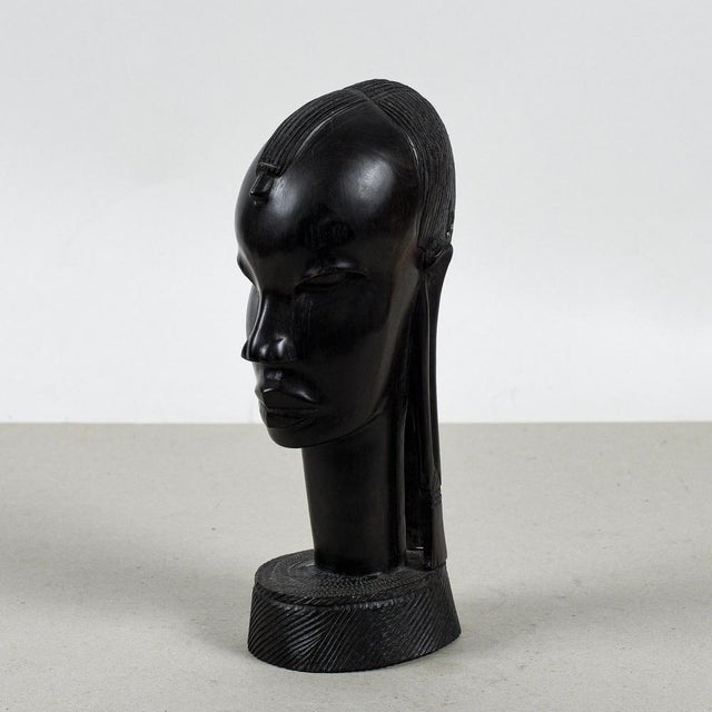 Vintage African Carved Female Bust For Sale - Image 3 of 9