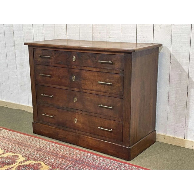 Late 19th Century Walnut Chest of Drawers For Sale - Image 4 of 18
