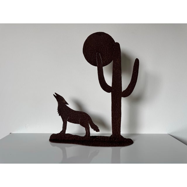1980s Vintage Southwest Howling Coyote and Cactus Brutalist Metal Sculpture For Sale - Image 5 of 7