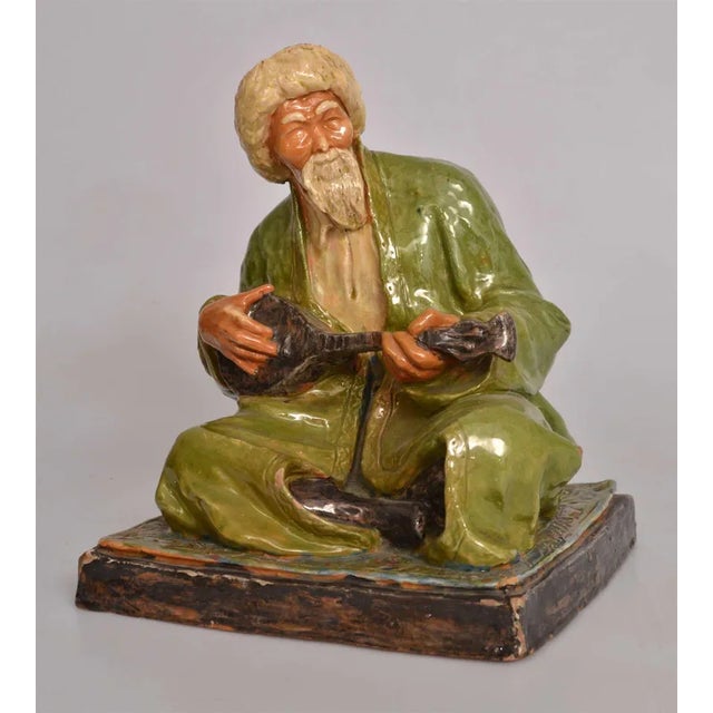 The author is daughter of zoya beregovaya izrael (1914-1997), sculptor, member of the union of artists of the kazakh ssr...