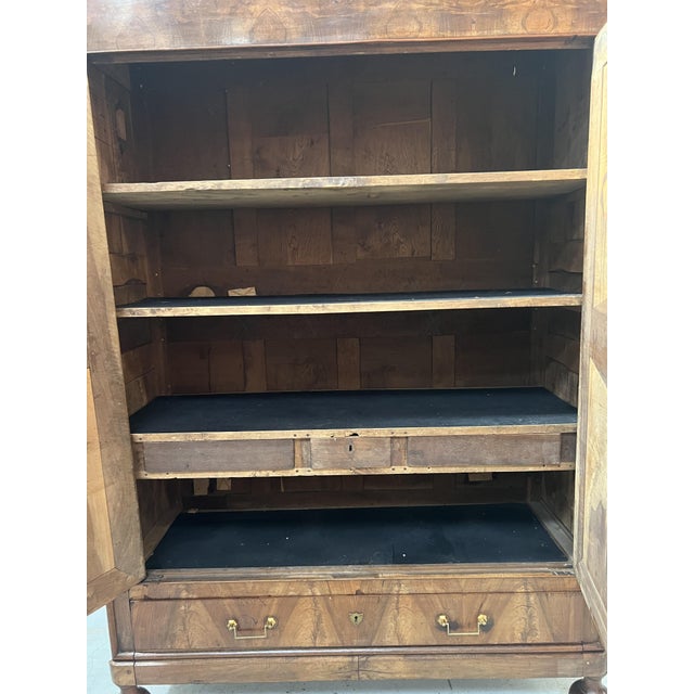 Napoleon III Style Wardrobe in Walnut, 1800s For Sale - Image 4 of 18