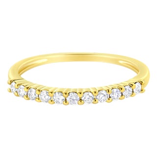 IGI Certified 1/4 Cttw Diamond 10K Yellow Gold Prong Set Fluted Band Style Ring (I-J Color, I2-I3 Clarity) - Size 8 For Sale