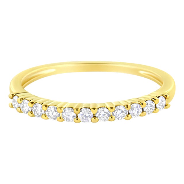 IGI Certified 1/4 Cttw Diamond 10K Yellow Gold Prong Set Fluted Band Style Ring (I-J Color, I2-I3 Clarity) - Size 8 For Sale