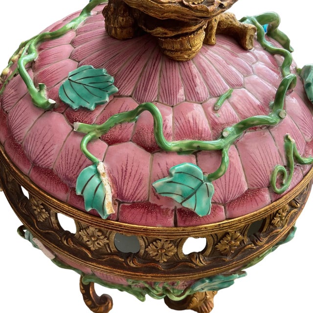 19th Century French Gilt-Bronze-Mounted Samson Porcelain Pot-Pourri Vase Att. To l'Escalier De Cristal, France For Sale In Columbus - Image 6 of 10